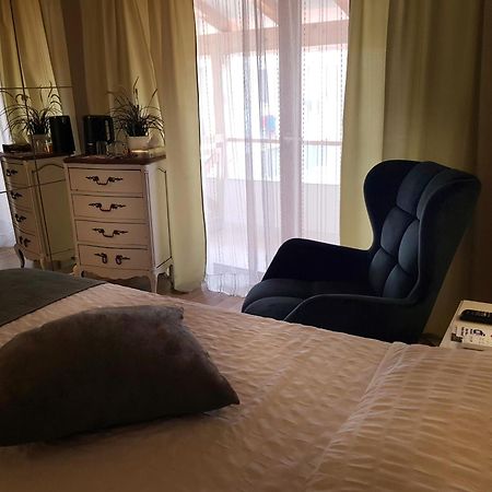 Elania Residence Târgu Jiu Екстериор снимка