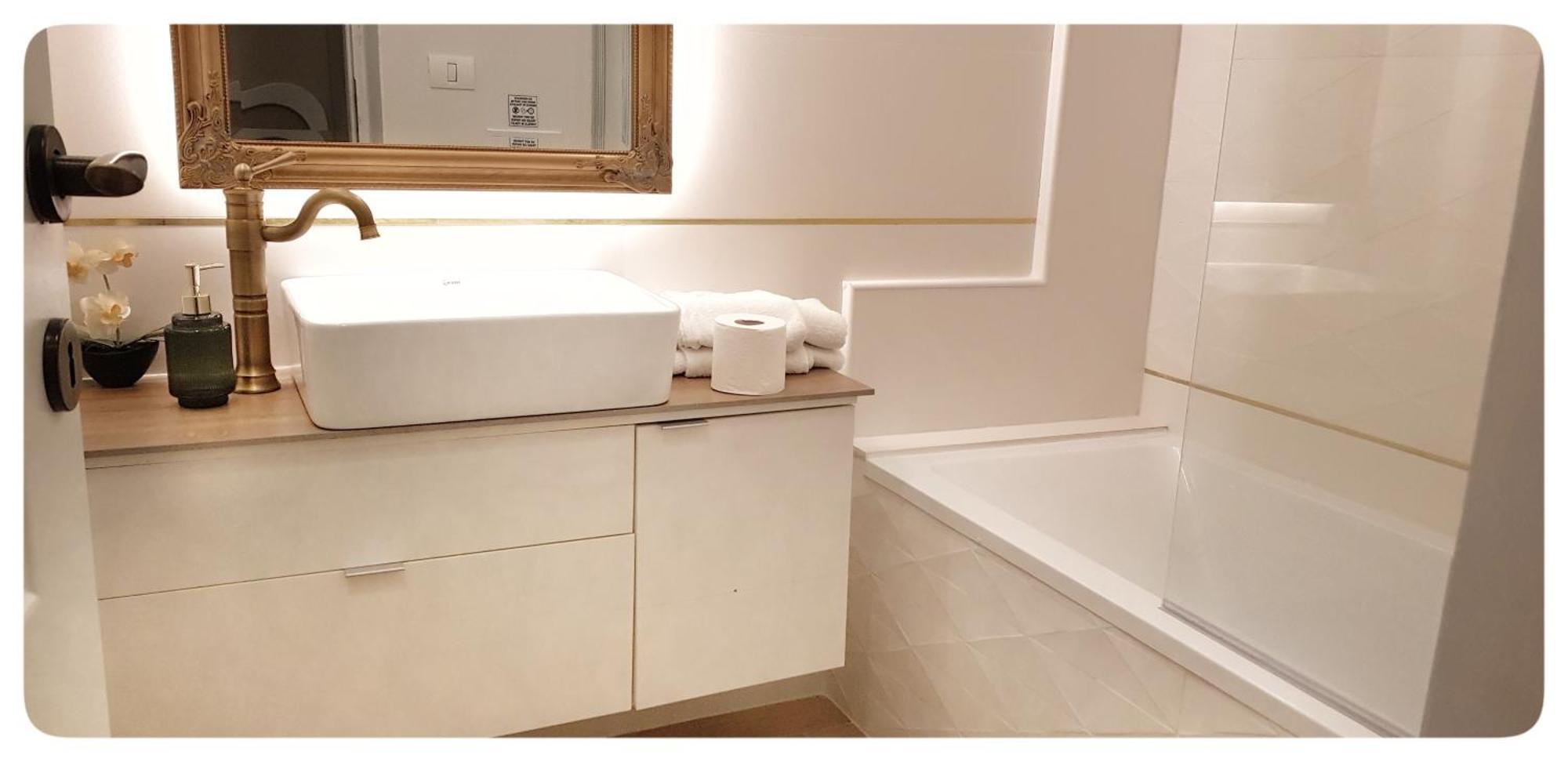 Elania Residence Târgu Jiu Екстериор снимка