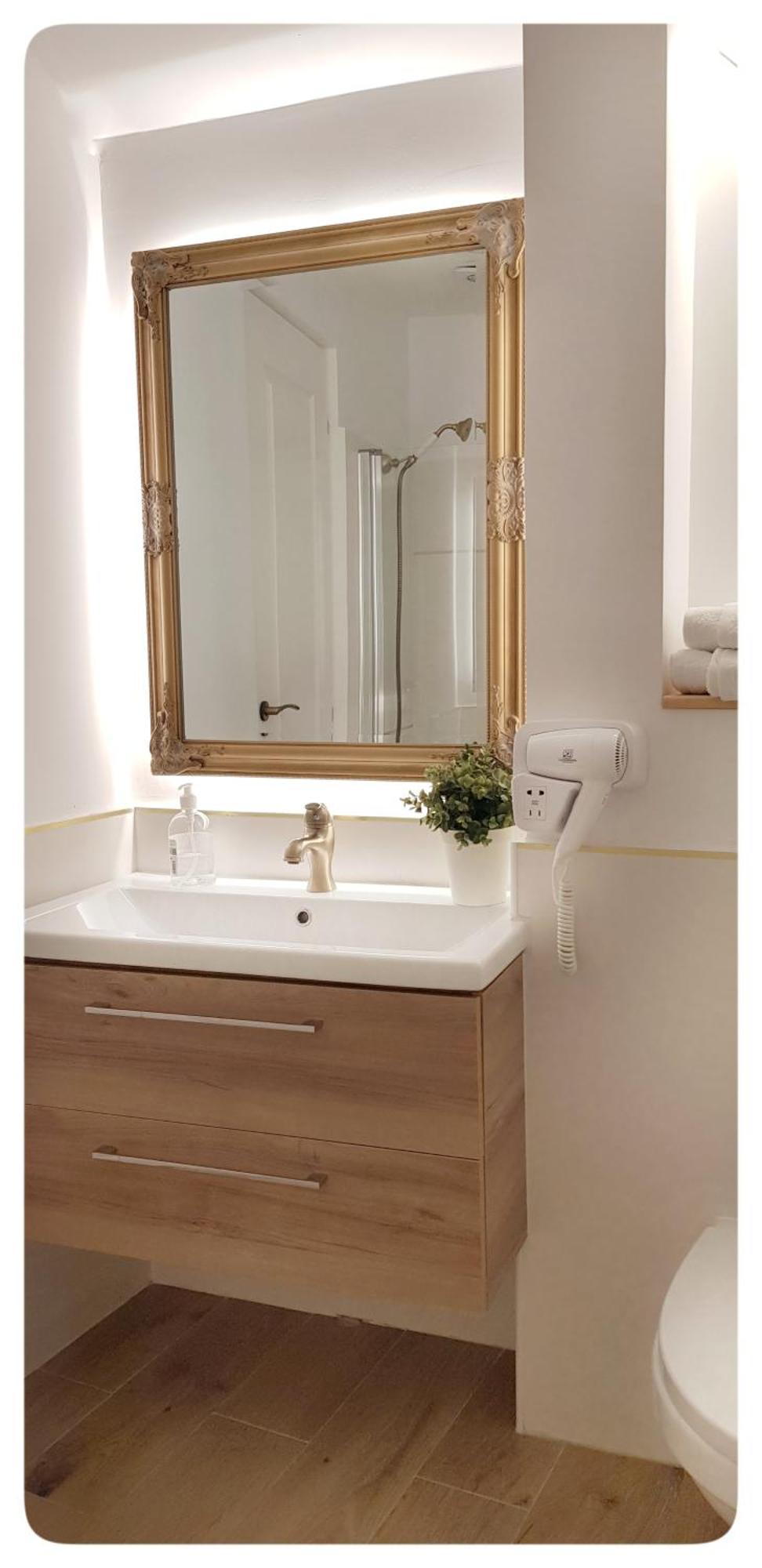 Elania Residence Târgu Jiu Екстериор снимка