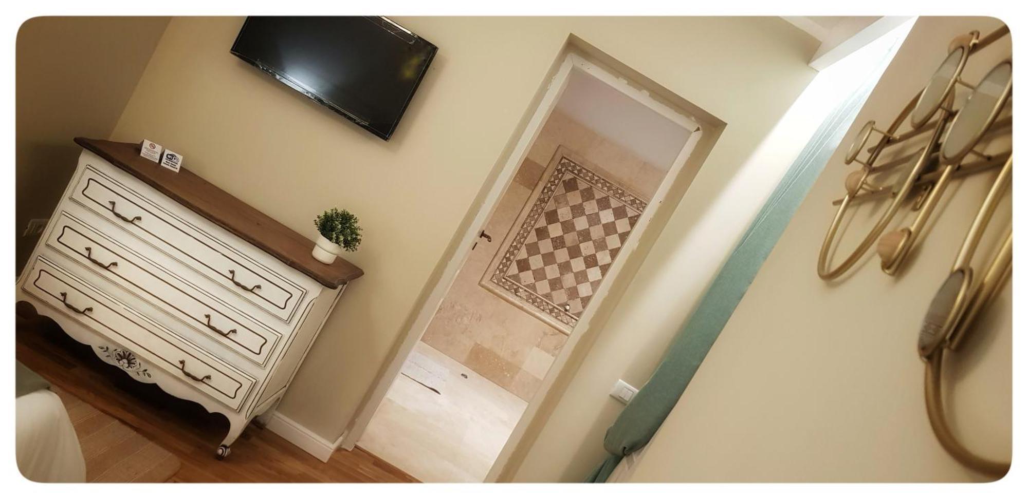 Elania Residence Târgu Jiu Екстериор снимка