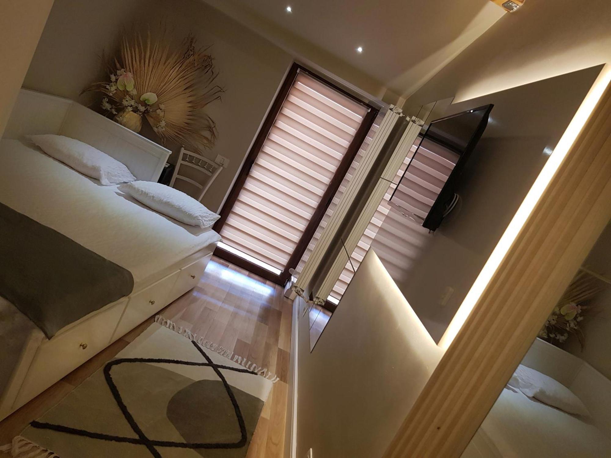 Elania Residence Târgu Jiu Екстериор снимка
