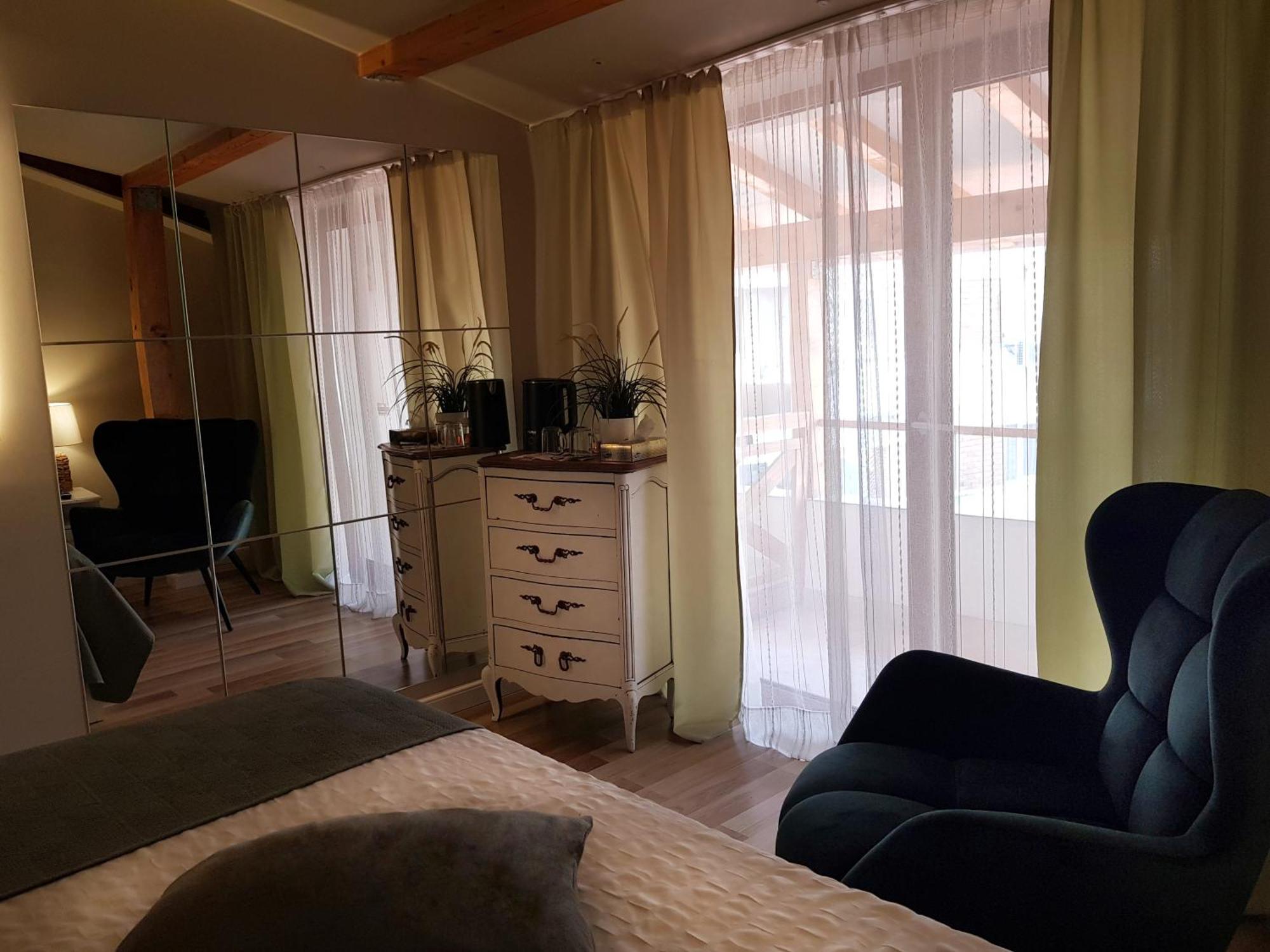 Elania Residence Târgu Jiu Екстериор снимка