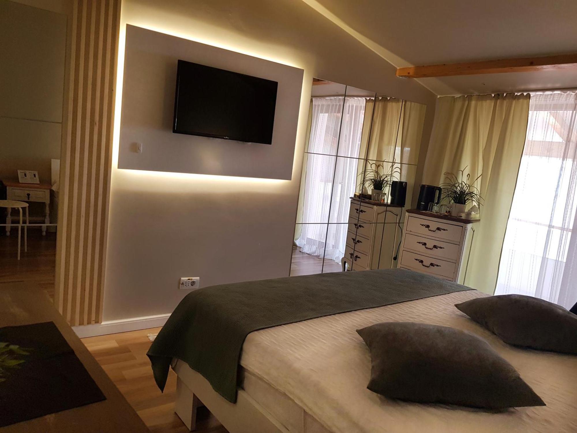 Elania Residence Târgu Jiu Екстериор снимка