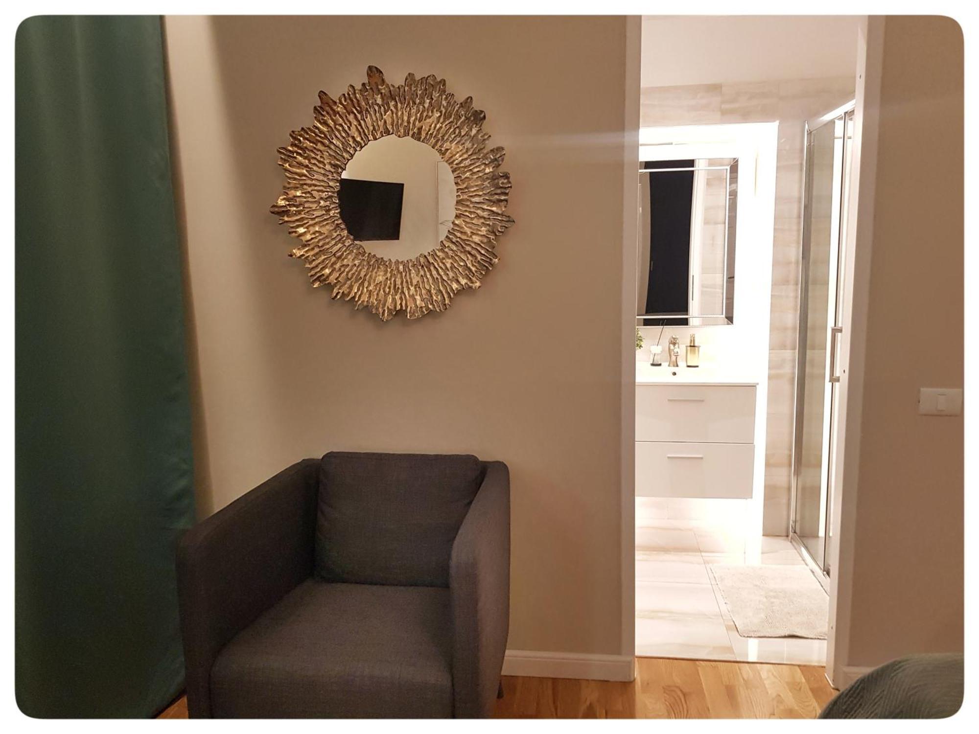 Elania Residence Târgu Jiu Екстериор снимка